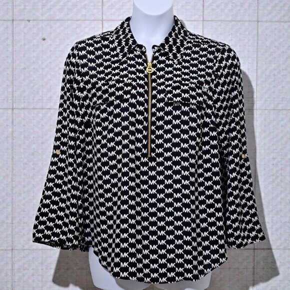 Michael Kors Size 1X, ¾ Sleeve Black & White Logo Top NWT - Picture 1 of 15